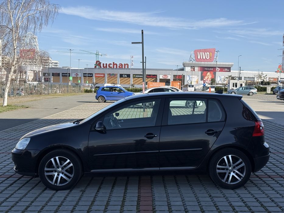 Volkswagen Golf 5•2008•1.6 Benzina•Rate la parc•Variante•Finantare