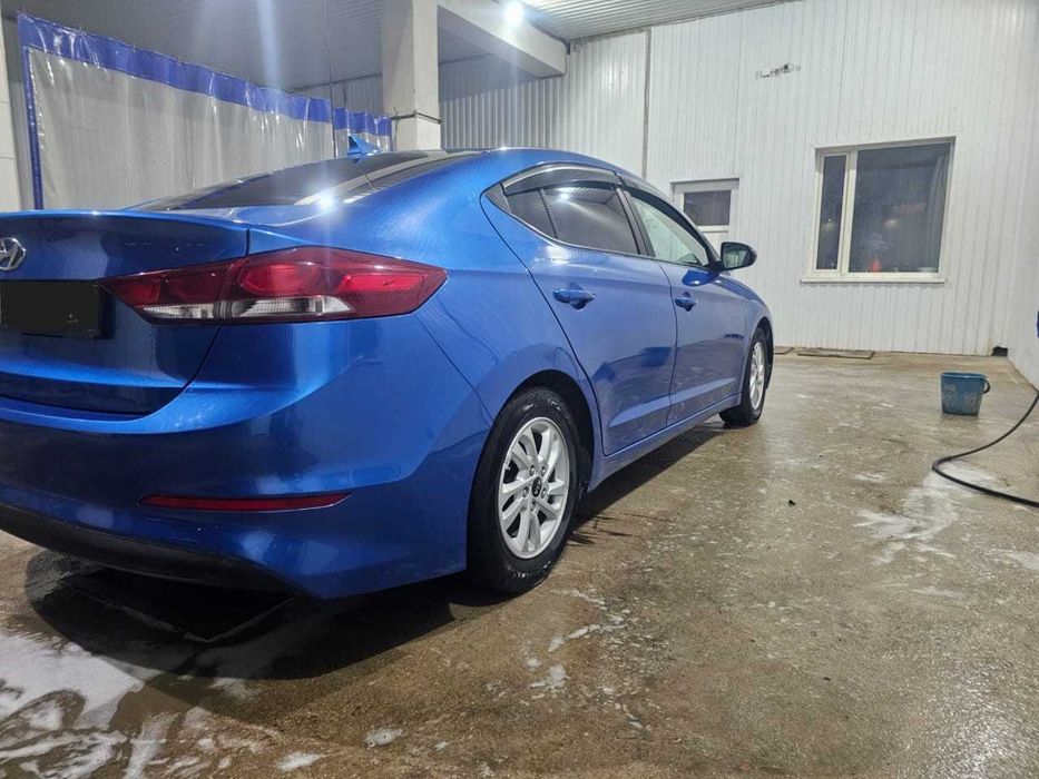 Автомашина Hyundai Elantra