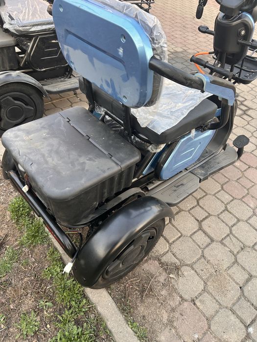 Продам трёхколёсный электроскутер