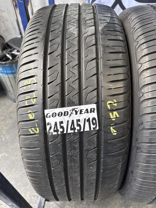 245/45/19 Good Year