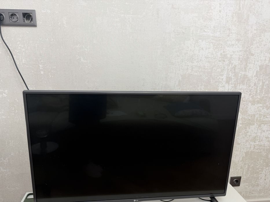 Телевизор LG  в отличном состояний