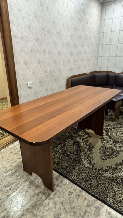 Кухонный уголок, стол и стулья
