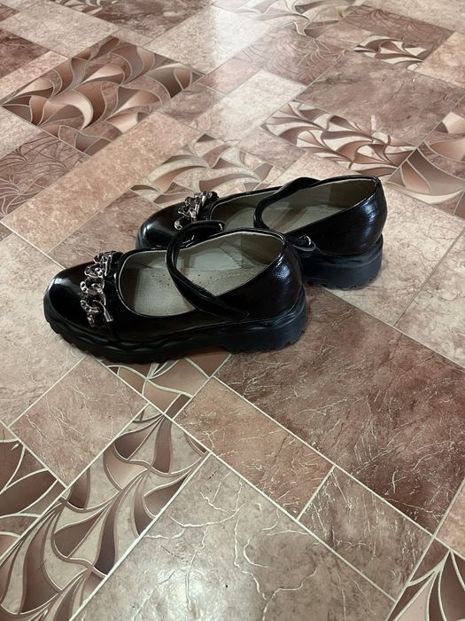 Продам обувь для девочек