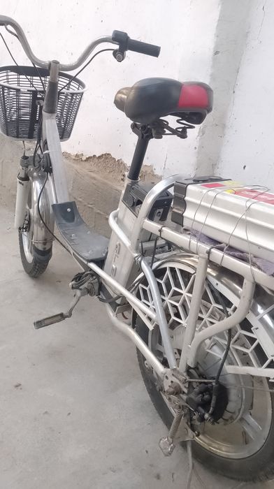 skuter rosiski sotiladi