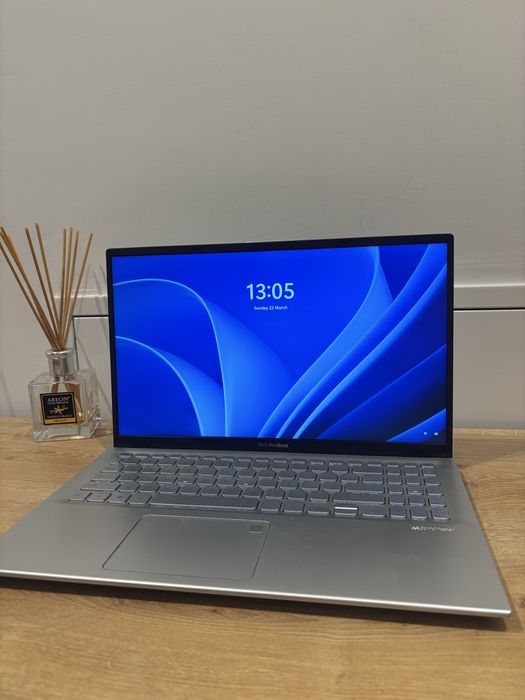Asus vivobook 15