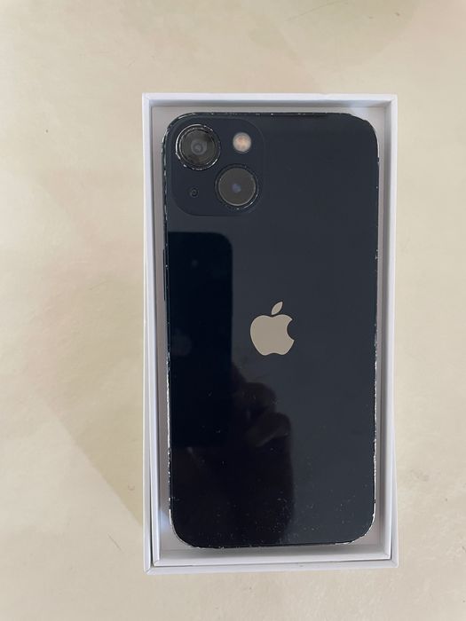 Продавам черен iPhone 13 128gb