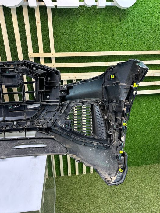 Bara fata Audi Q8 S-line Completa