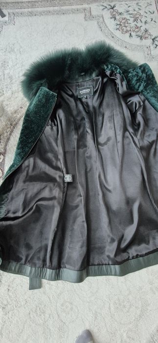 Палто / кожух от естраган, естествена кожа и лисица