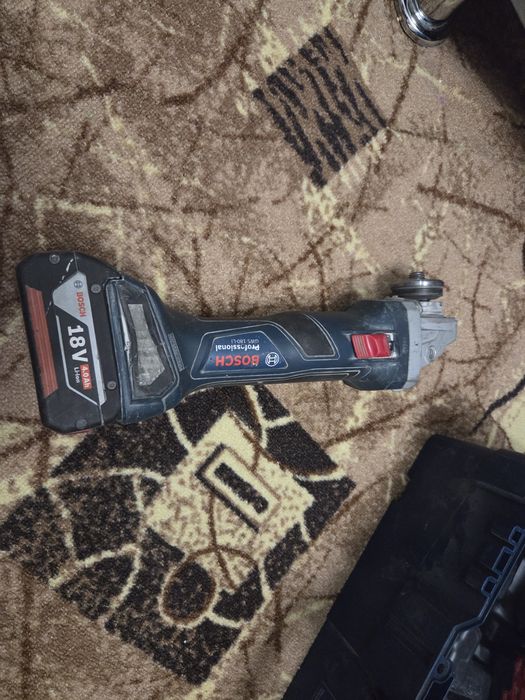 Перфоратор и болгарка Bosch