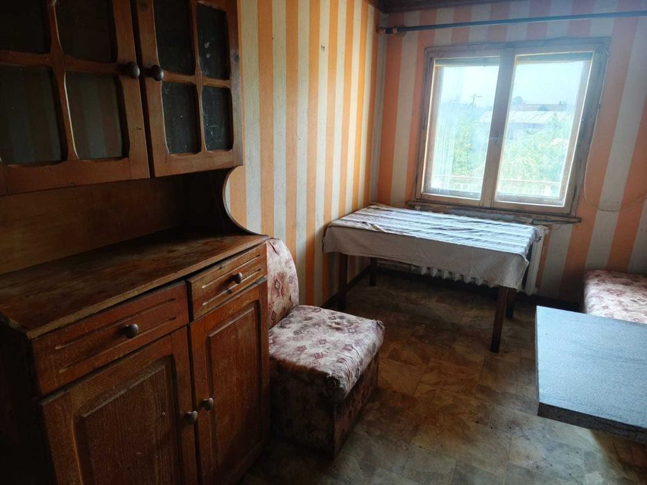 Етаж от къща, 500кв.м  двор, паркомясто в София