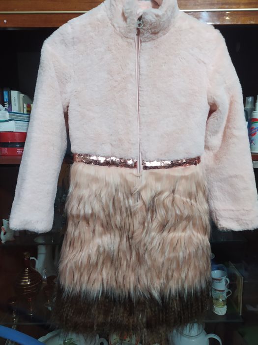 Продам шубку на девочку 128 рост