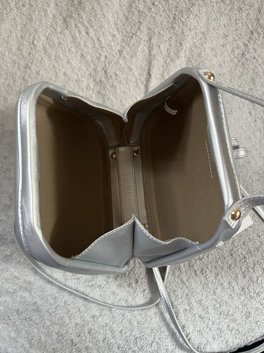 Рюкзак серебристый