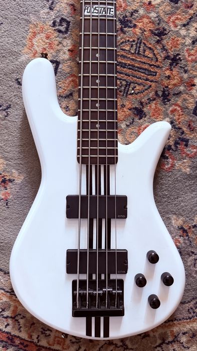 Chitara bass spector performer 5