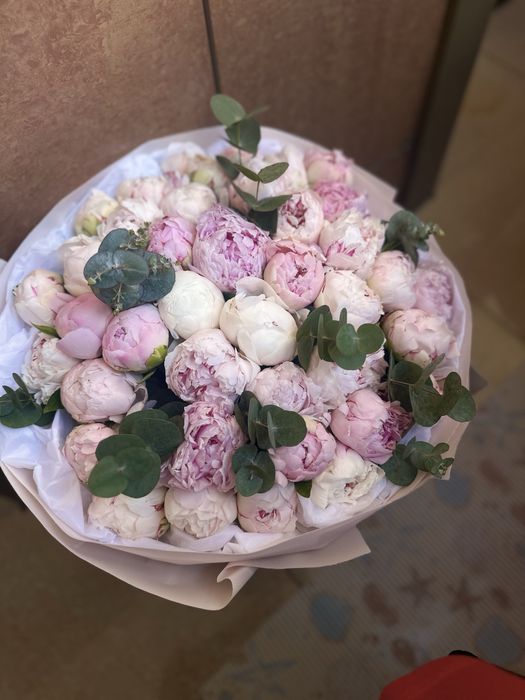 Букет цветов пионы