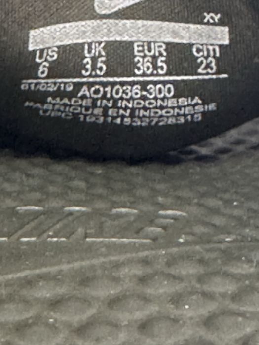 Чехли NIKE .Номер 36.5