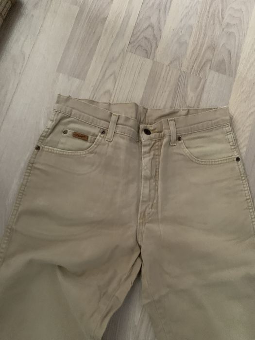 Оригинални мъжки дънки Wrangler размерът е 33