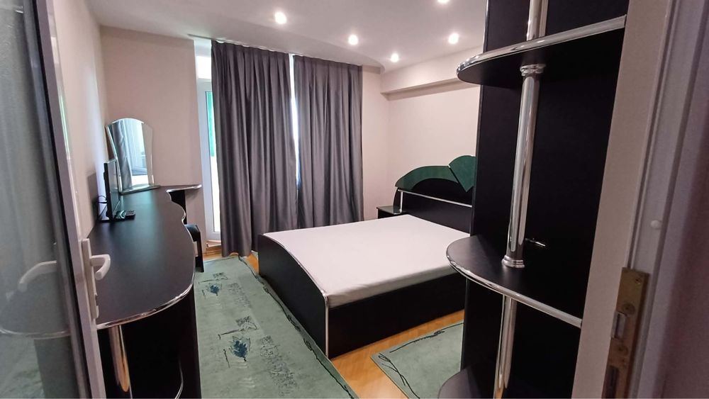 Inchiriez apartament in Oradea-  100mp