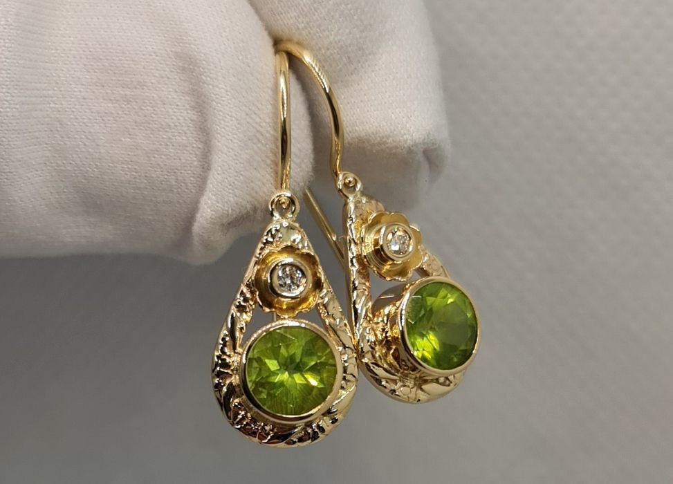 Cercei aur 14k cu diamante și peridot natural