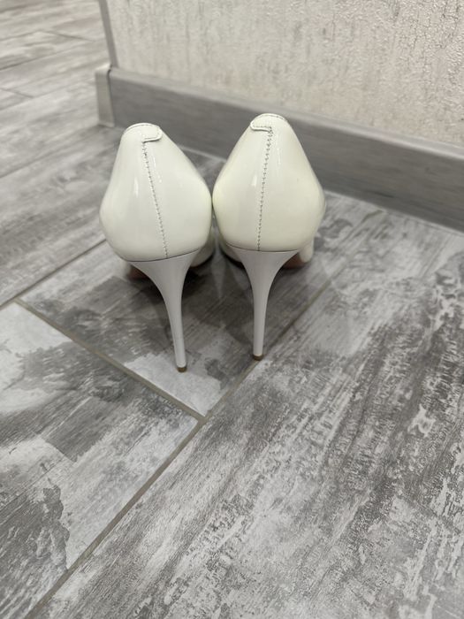 Продам новые туфли