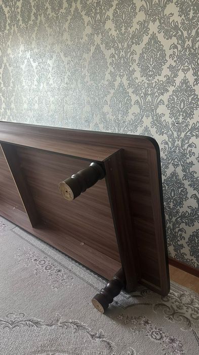 Стол для госттей