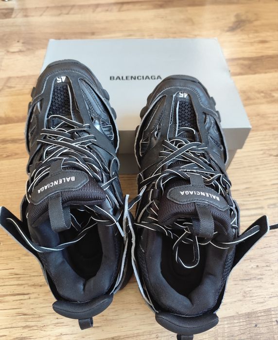 Balenciaga track 45