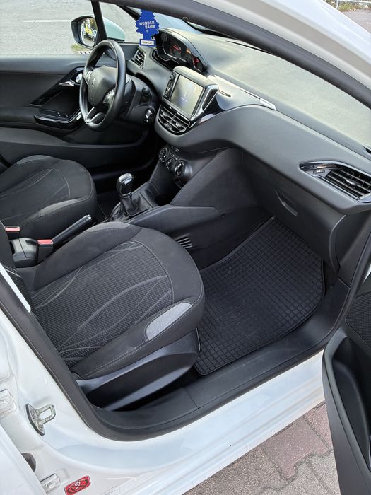 PEUGEOT 208 2013 — imagine 4