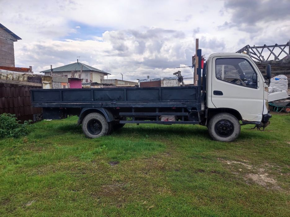 Продам бортовой грузовик