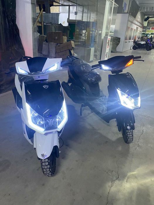 Продаём скутера мопеды и мотоциклы