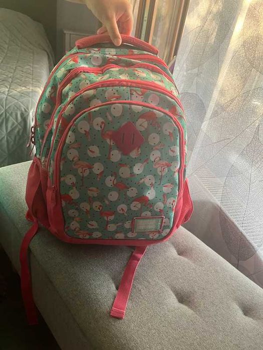 Ghiozdan fete in stare foarte buna