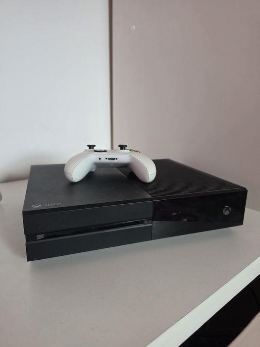 Consola Xbox one cu jocuri