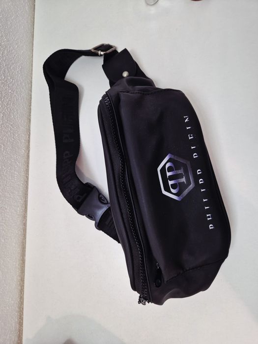 Vând borseta neagra barbati Philipp Plein