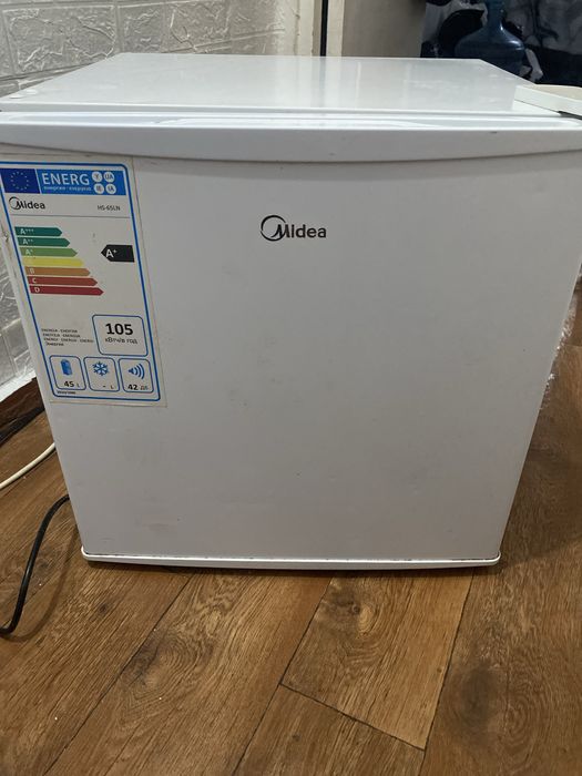 Мини холодильник  Midea