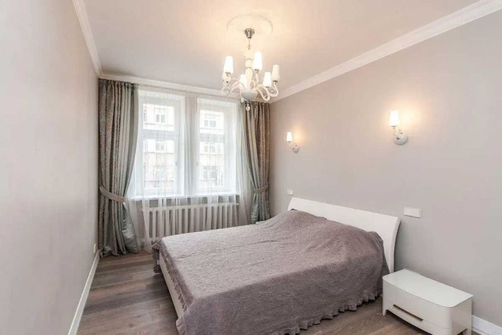 Продава се Тристаен апартамент в София, Люлин 10 - 96 кв.м за 2021 €/кв.м - Снимка #1