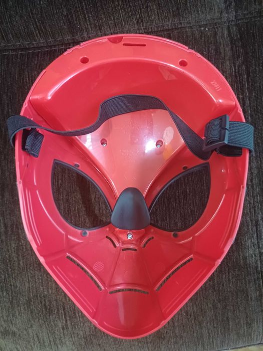 Маска на Спайдермен