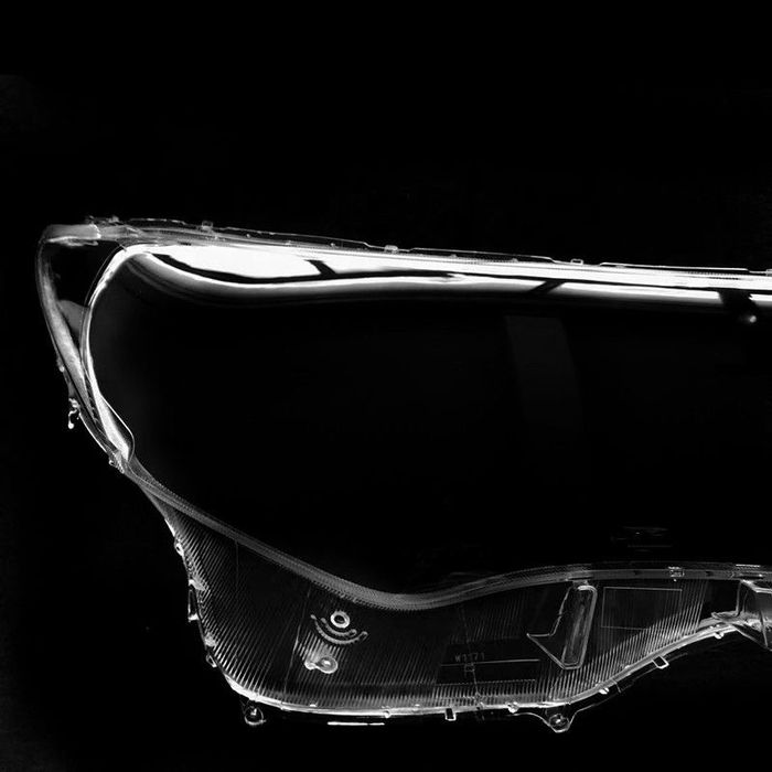 Стекло фары Toyota Rav4