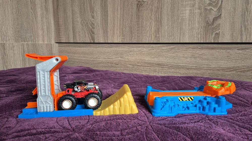 Игрушки, пистолеты, машинка, дороги, hotwheels