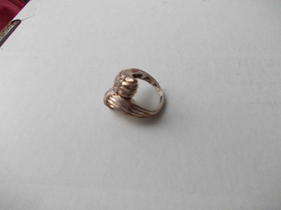 Inel vechi din argint cu 9 pietre albe