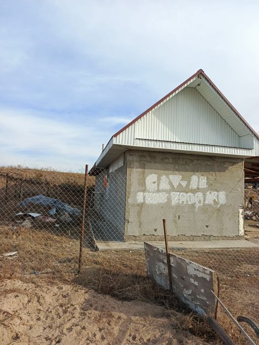 Уй сатылады уштерек трасса боюнда Казанат 10 сот жер