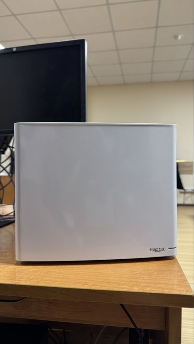 Корпус mini-ITX Fractal Design Node 304 (Черный) — Премиум компакт