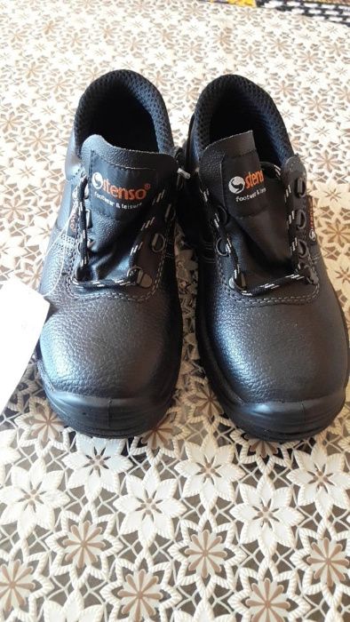 Нови работни обувки Stenso