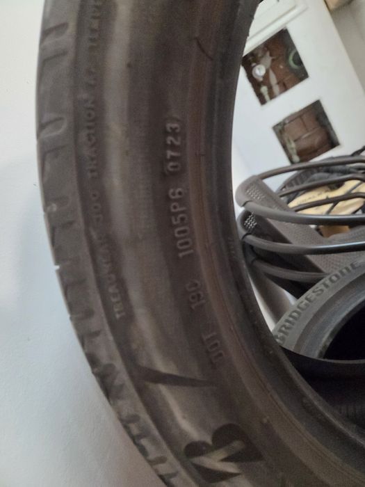 Bridgestone 225 50 18