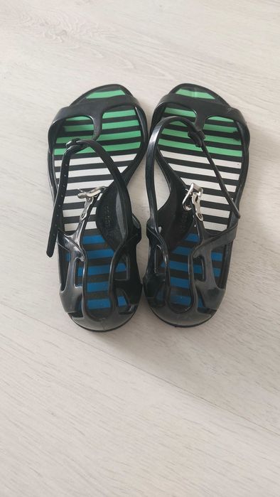 Продам сандали резиновые