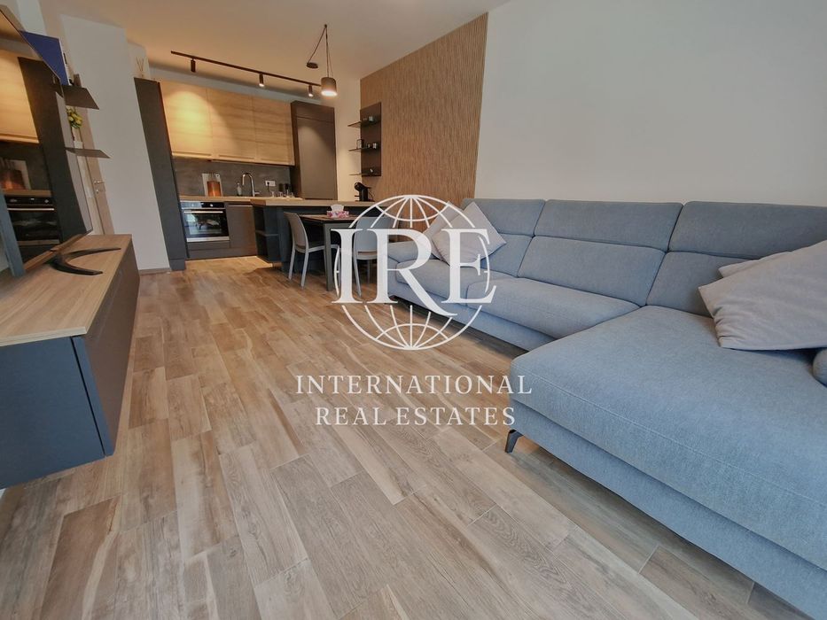 Комфотен двустаен апартамент! Луксозен комплекс! На метри от морето и