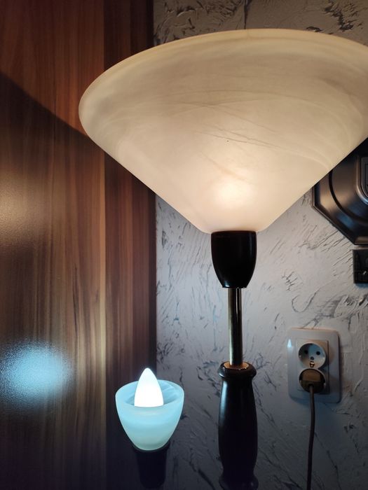 Масивна  старинна лампа