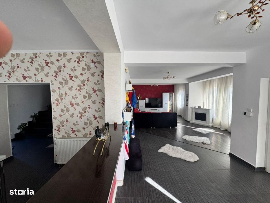 0% comision: Proprietate completa, 2 locuinte si terasa mare de 72 mp