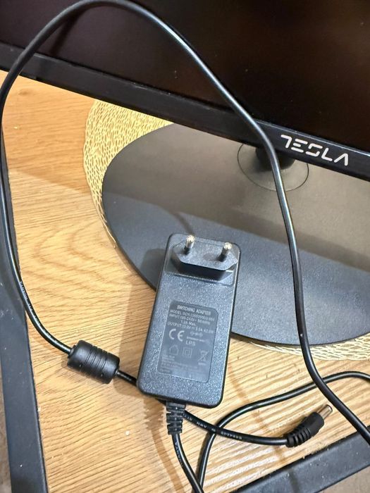 Продавам монитор