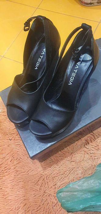 STRATEGIA  сандали нови