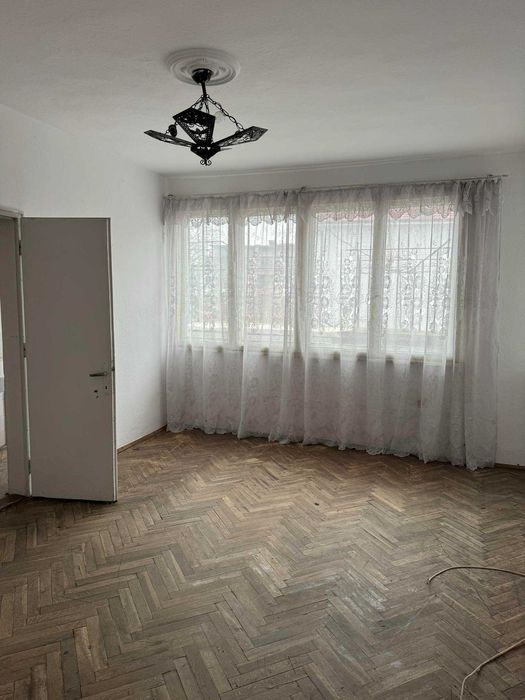 Продава се Тристаен апартамент в Айтос - 130 кв.м за 693 €/кв.м - Снимка #2