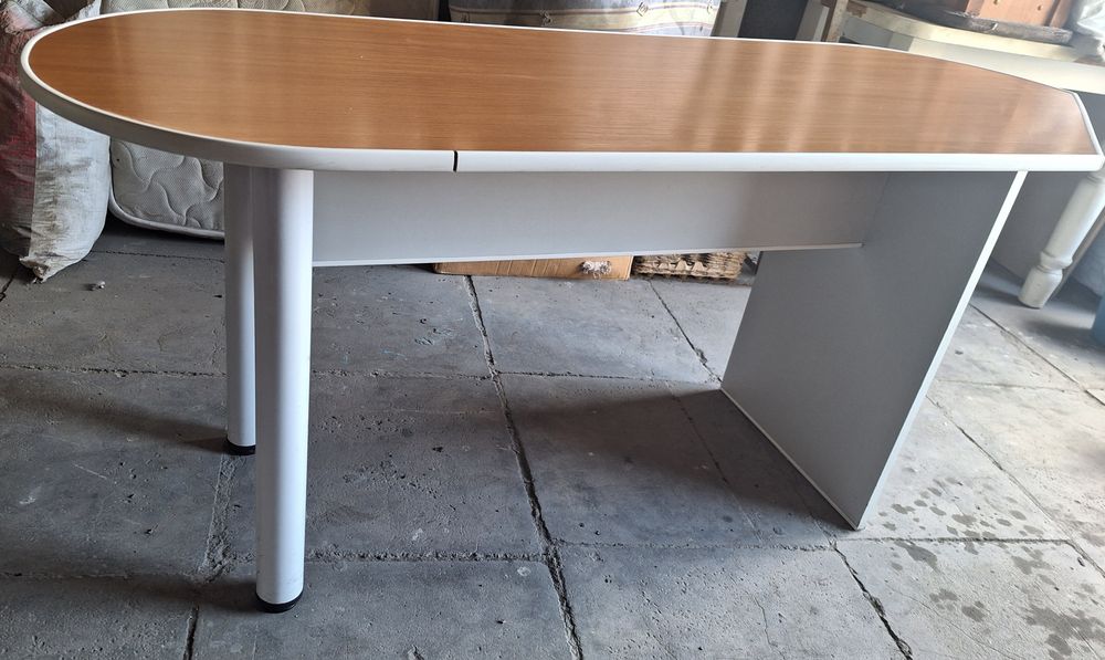 Продам хороший стол!