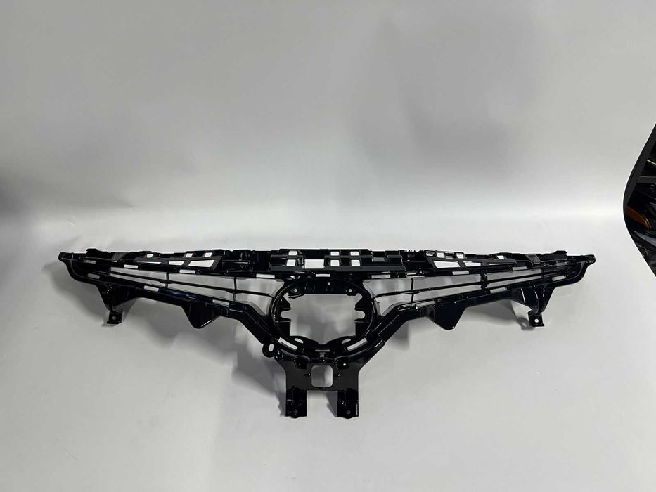 Решетка радиатора camry 70/ оригинал